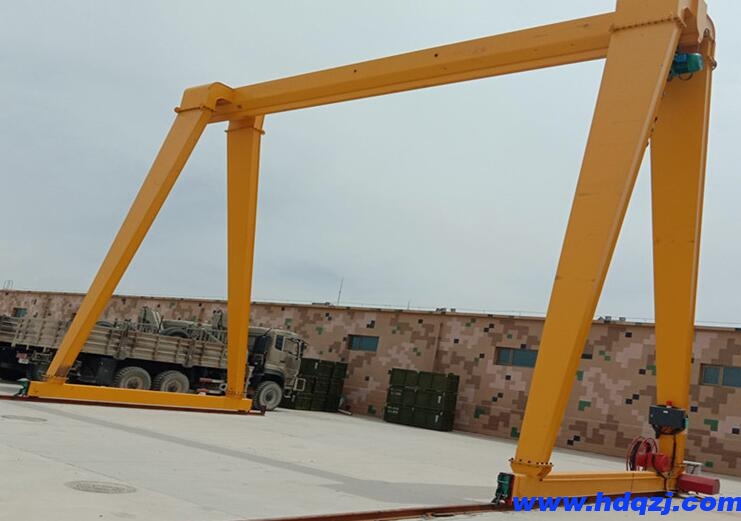 大風天氣下，龍門吊吊運的限制條件有哪些？如何判斷是否可**操作？