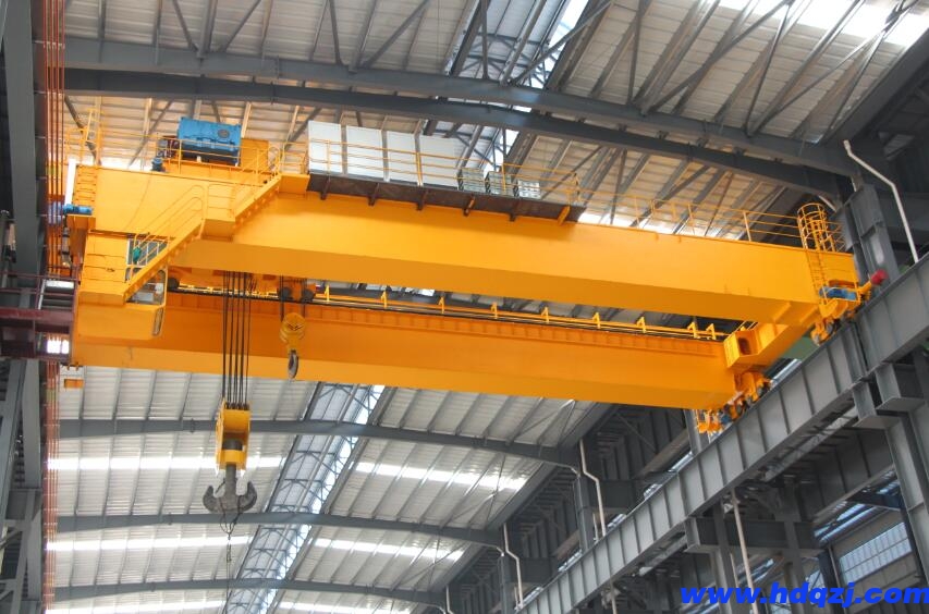 橋式起重機(jī)的移動(dòng)方法，是怎樣縱向移動(dòng)的?